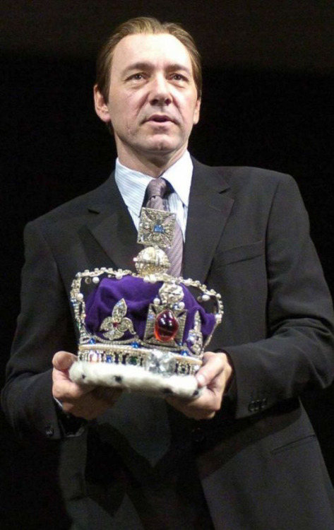 chasingspacey: This Day in Spacey History sees previews begin for Richard II at The Old Vic. Ri