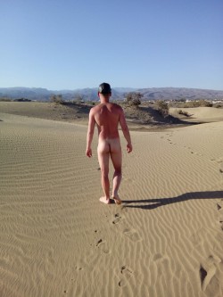 Les hommes naturistes