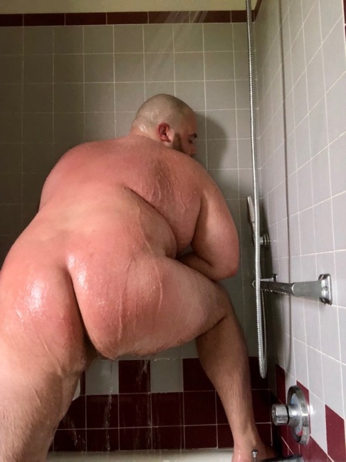 kabutocub: chromium0890: Wanna wash my back? fuck yes! unf