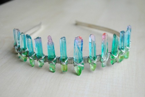 Ombre Crystal Crown: $50.00✨ ✨ ✨ ✨ ✨ ✨✨☼Hand selected pieces of high quality Ombre, 3 tone Quartz ar