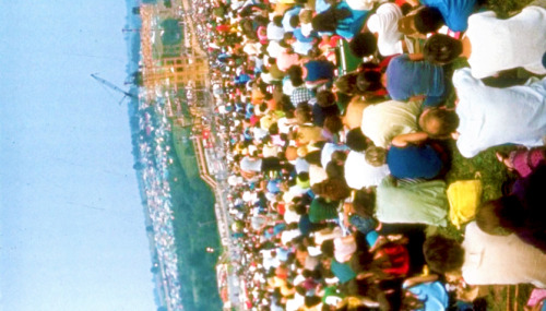 babeimgonnaleaveu:  Crowd at Woodstock Music Festival, 1969.