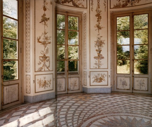 dmsck:Marie Antoinette Last Garden Versailles - François Halard
