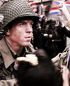 captainrichardwinters:#the best#dick is all like ‘yeah whatever. thank you. keep it quick i got work