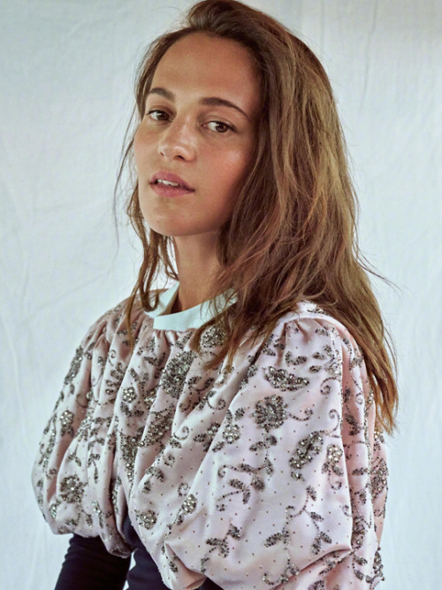 flawlessbeautyqueens:Alicia Vikander photographed by Choi Yoon Bin for ELLE Korea (2019)