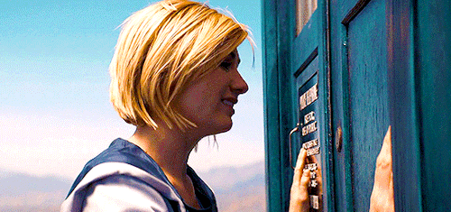 evangelineliily: But it’s an old police box.      Sort of. Not really.