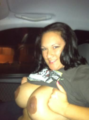 milfsandmoms3: Submitted milf flashing her huge tits !!milfsandmoms@gmail.comKik: Milfboss69 
