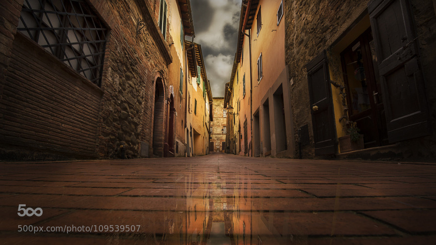random-photos-x:  The light of Paciano by Nico54. (http://ift.tt/1FIumi3)