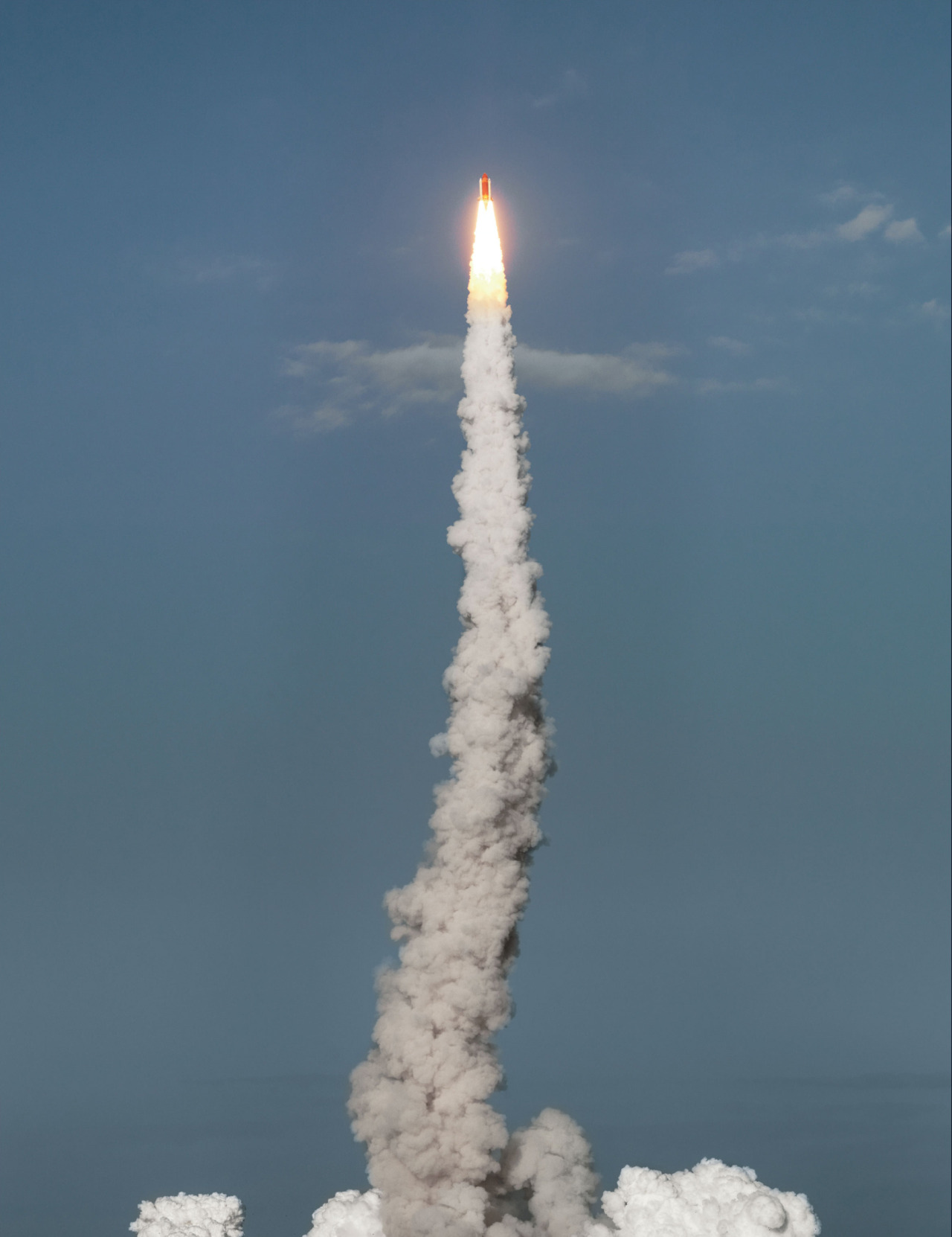 spaceplasma:  Space Shuttle Discovery’s Final Launch  Discovery, known as the workhorse