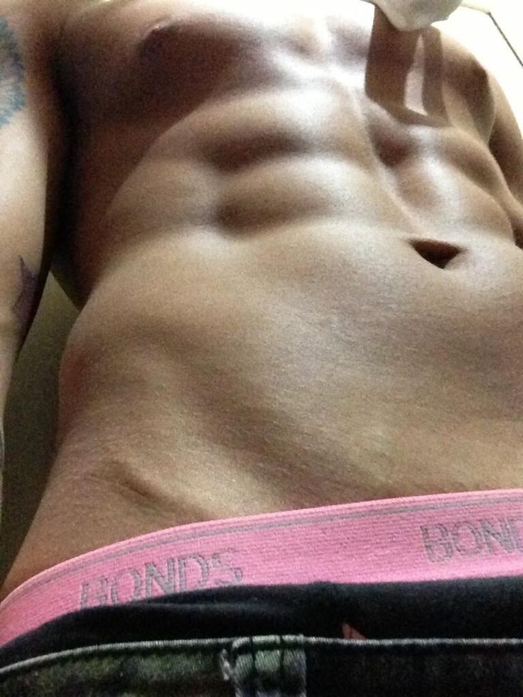 male-celebs-naked:  Beau Brooks 1See more here