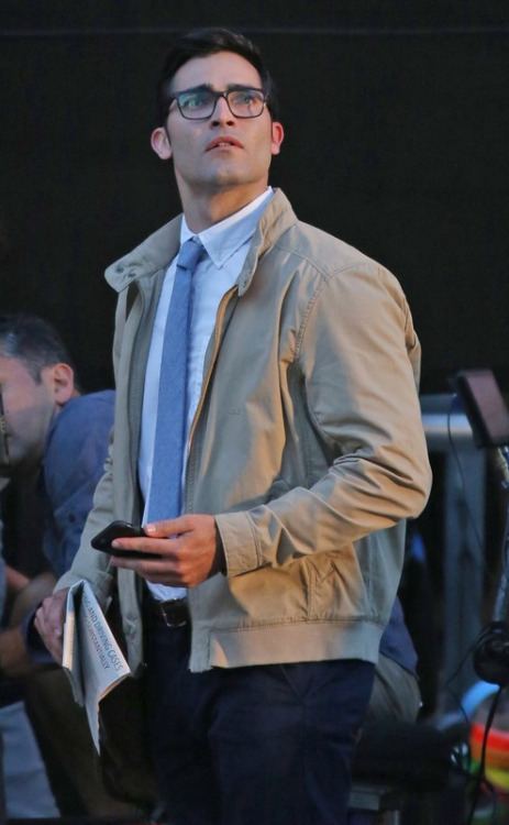 mynewplaidpants:  Tyler Hoechlin can wear a pair of glasses