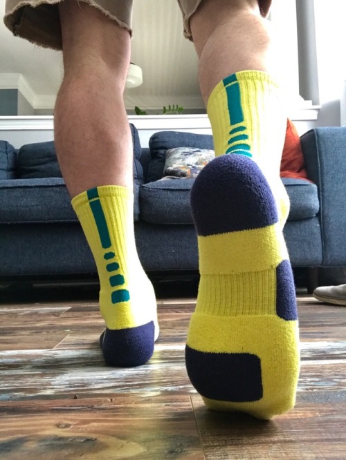 nike elite socks on feet