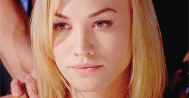 prettylttliars:sarah walker in every episode:‘chuck versus the mask’ (3x07)