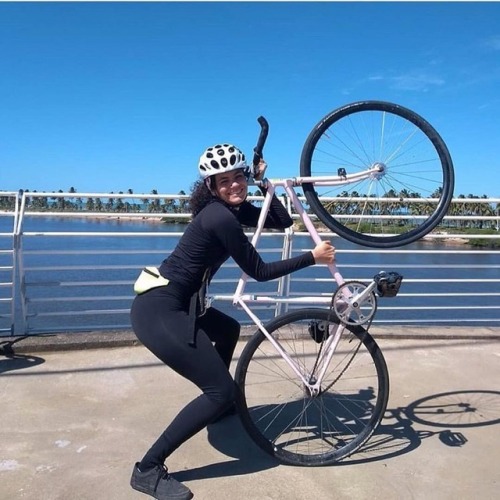 fixiegirls: Repost from @fixedgirlsbrasil Bora pra mais um dia de desafio? Hoje tá fácil ein? . . . 