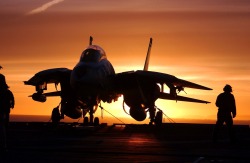 retrowar:F-14 Tomcat’s at sunset