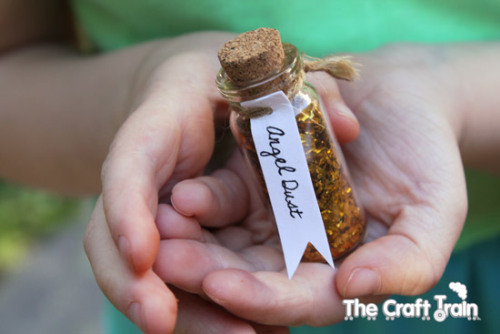 DIY Angel Dust Mini Gifts or maybe we should call it Angel Sparkles. www.thecrafttrain.c