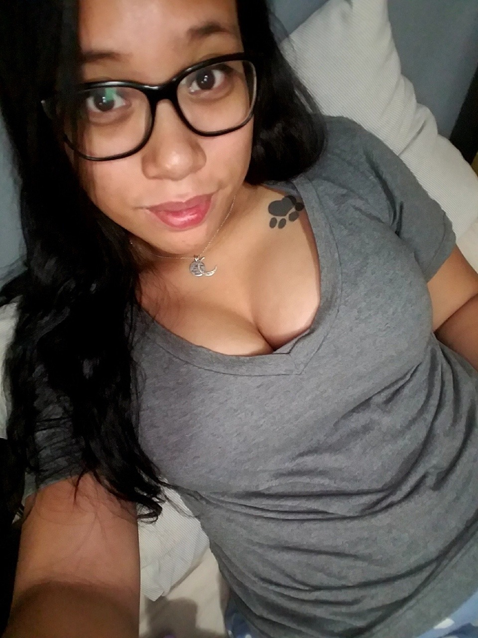 allthetitsyoucanhandle:  Who is she?