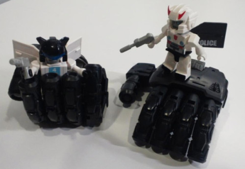 Look at that sexy Generations Metroplex hand. You are so mine, gigantic baby!