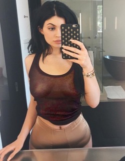 youonlyloveoreos-yolo:  Kylie Jenner see