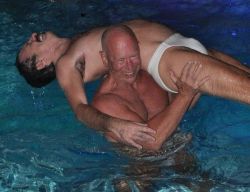 wrestlerswrestlingphotos:  swimming pool wrestling globalfight personals