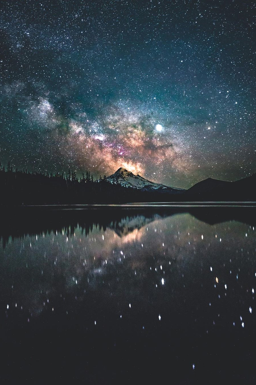 lsleofskye:  Area 51 | crippeakasizzler1Location: Lost Lake,  Mount Hood National