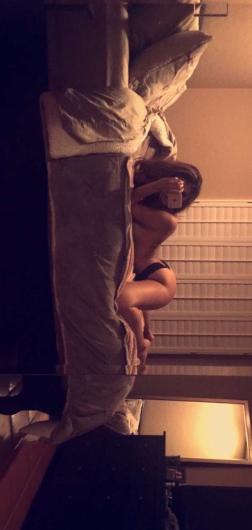 pornbeautyhq:  Anyone wanna join?😈submitted by sngggalx👍 Want More? Follow sngggalx 👈  Me lol