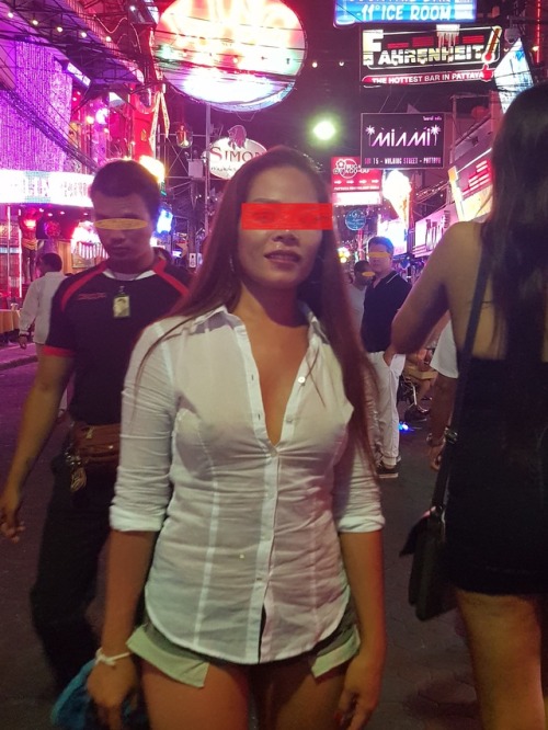 Guess what I was doing in Walking Street Pattaya dressed like that in public?