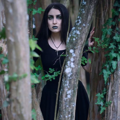 Foto di @andrewmcmercy al #darkfest#goth #gothic #gothicphoto #gothicgirl #witch #strega #dark #an