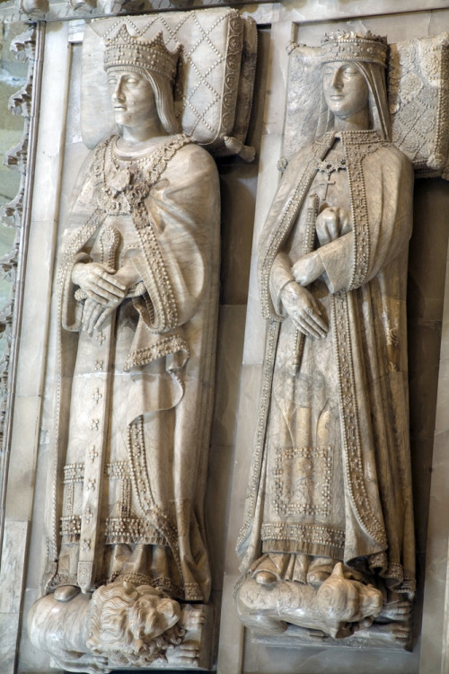 Effigies of John II of Aragon (d. 1479) and his wife Juana Enríquez (d. 1468) from the Monestir de P