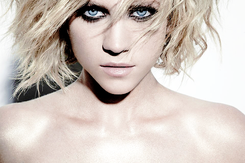 brittany-snodes:  Brittany Snow photographed by Randall Slavin (2009)