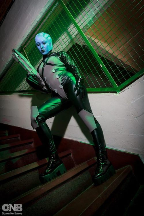 Concept art asari commando by Rini Kurobara and Commander Sheppard by Isse Cosplaywww.facebo