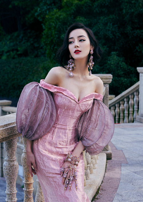 DILRABA DILMURAT photographed by Jiang Youlin at ELLE China Style Awards | November 2021