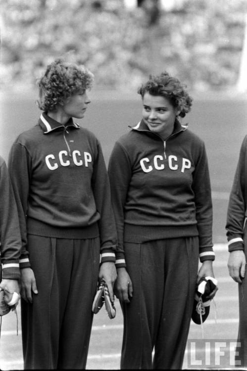 USA-USSR track meet in Moscow(Howard Sochurek. 1958)