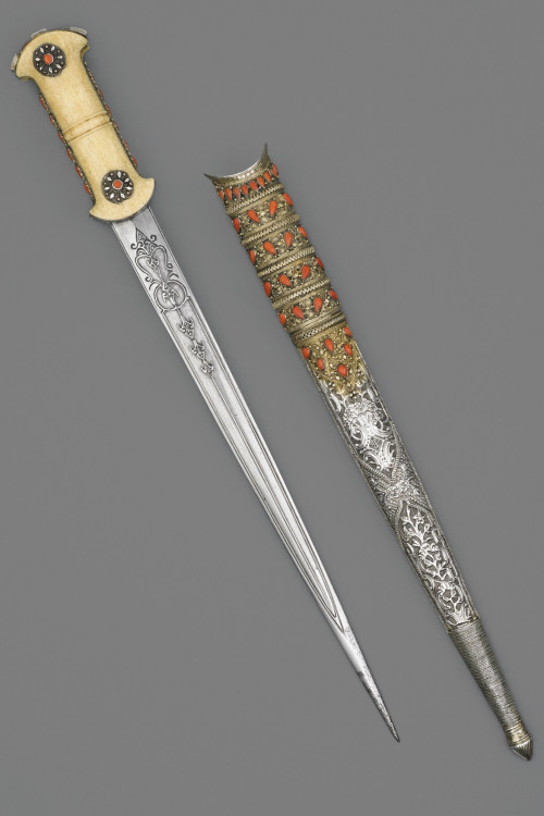 theoutcastrogue: Daggers in the Wallace CollectionKnife with scabbard, Iran, Turkey and Russia, 16th