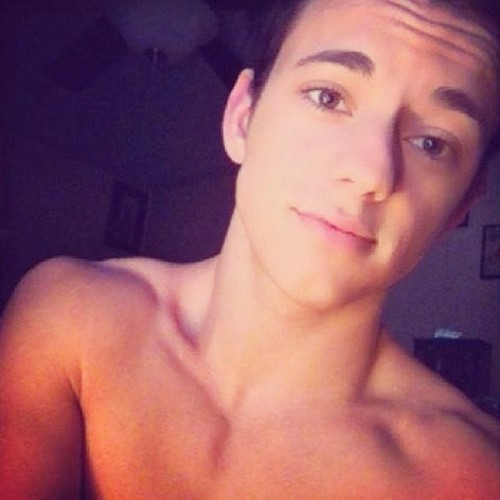 hotguypics:  @ohwade