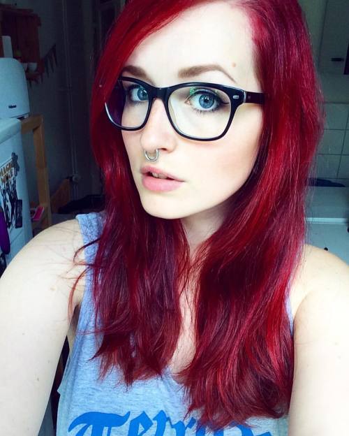 ultraunnoetig:Oh deer…#selfie #girlswithredhair #redhair #redhairdontcare #redhead #girlswithglasses