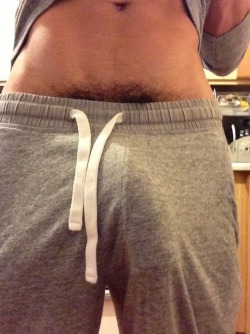 ghm69:  Bulge in sweats