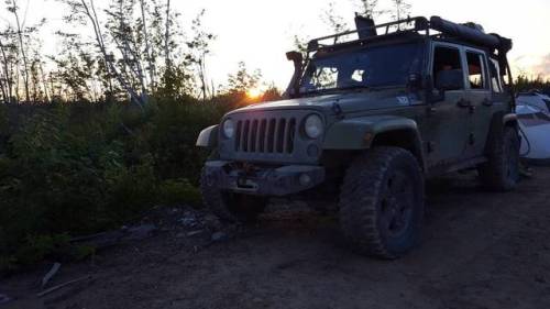 Bear tracks everywhere. #COMMITADVENTURE #DEXTERSWIMCLUB #explmore #nbexpeditionchallenge #overland