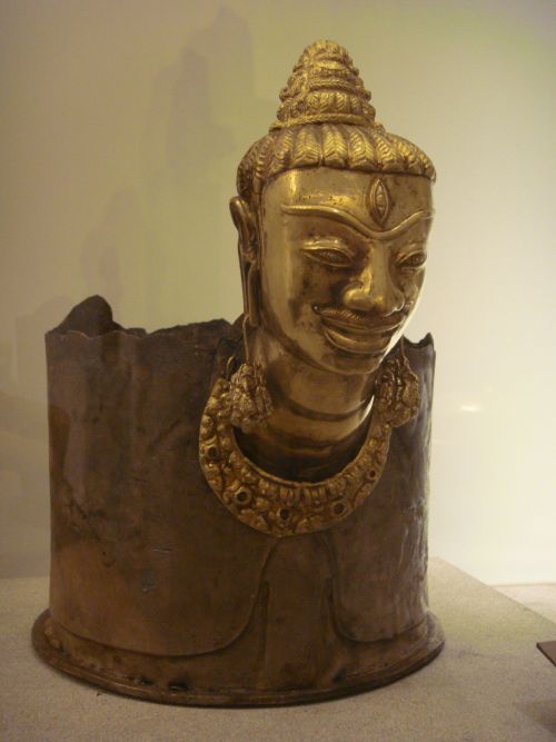 Lingam cover with Shiva´s face,Cham art, Vietnam