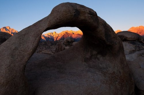 Alabama Hills and the Sierra Nevada MountainsMobius Arch in California is hardly remarkable as far a