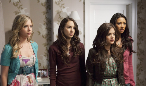 isaacteenwolf:  Hannah, Spencer, Aria, and Emily