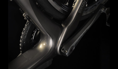 bikesboulderingandbaking:  bikeplanet:  Cipollini Bond  *drools*  -gasms-