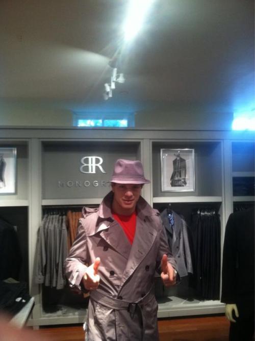 bulletproofwhale:This is John Carlson in Banana Republic. Look, man, that’s all I know. 