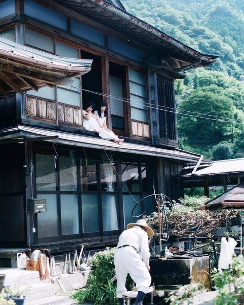 Summer at a minka (old Japanese house), nostalgic photoshoot seen on+on