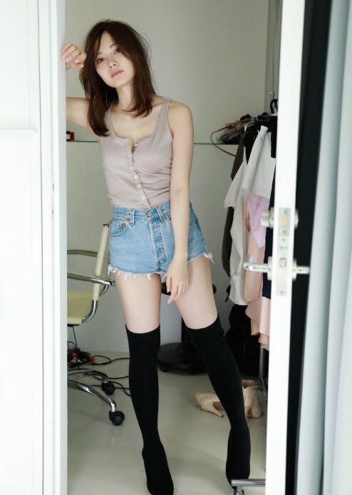 threevallies: 白石麻衣