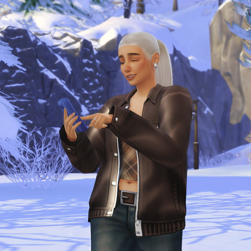 Emma Autonomously Started Snowboarding In Jeans (eww)
