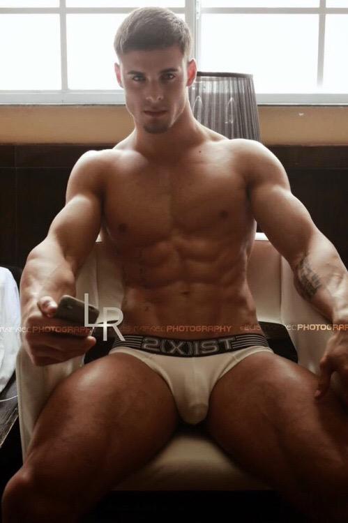 titaniumtopper:  http://titaniumtopper.tumblr.com/archive