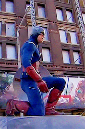 hotmessfassy:Steve Rogers | Behind The Scenes | The Avengers