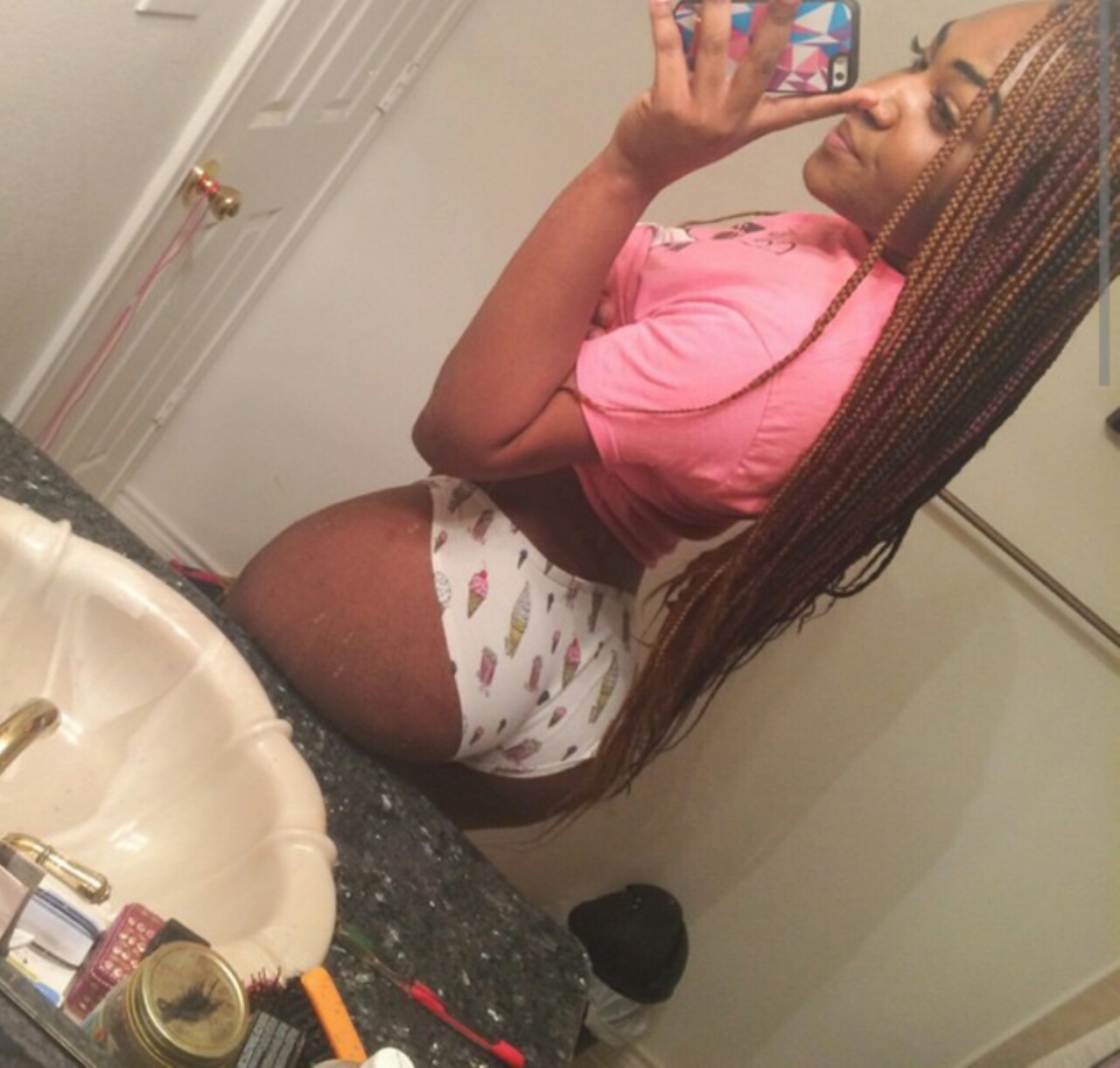 jazziedad:  1FatBooty. ❤ ❤ ❤   Sexxxy phat ass cutie