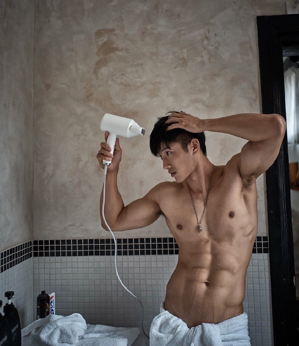 gwmworshipsasianalphas: Like man and towel.