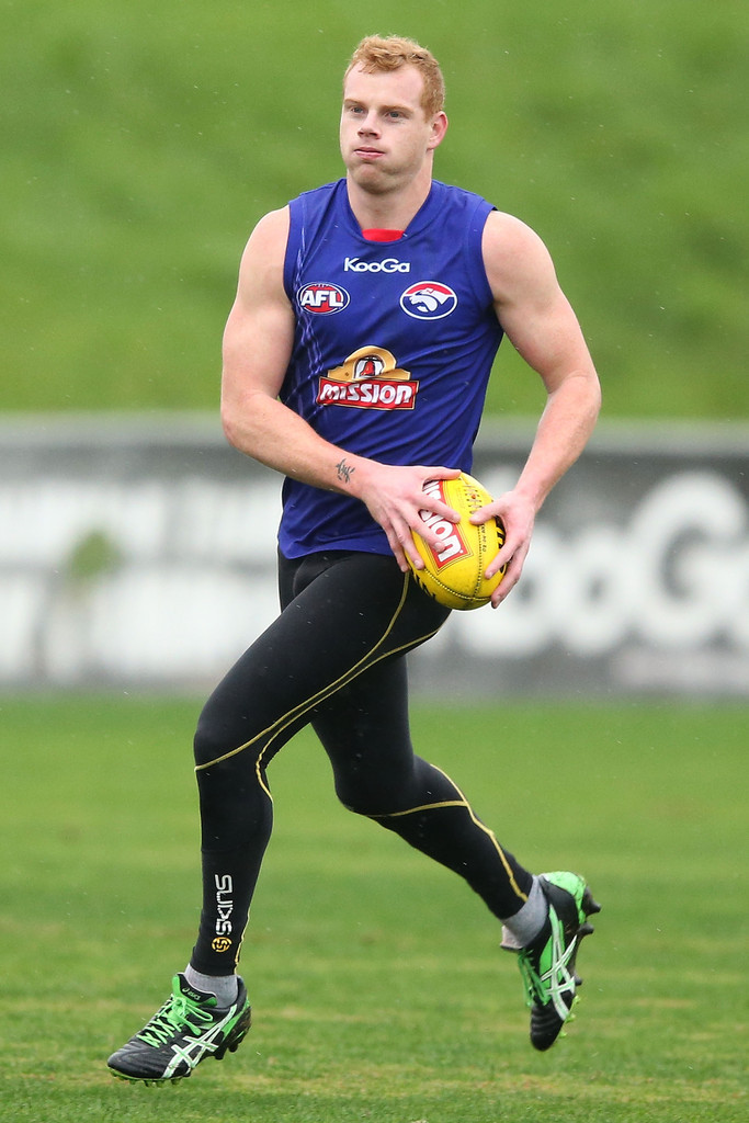 giantsorcowboys:  Thursdays in Tights! Bulldogs Running In The Lycra Today! These